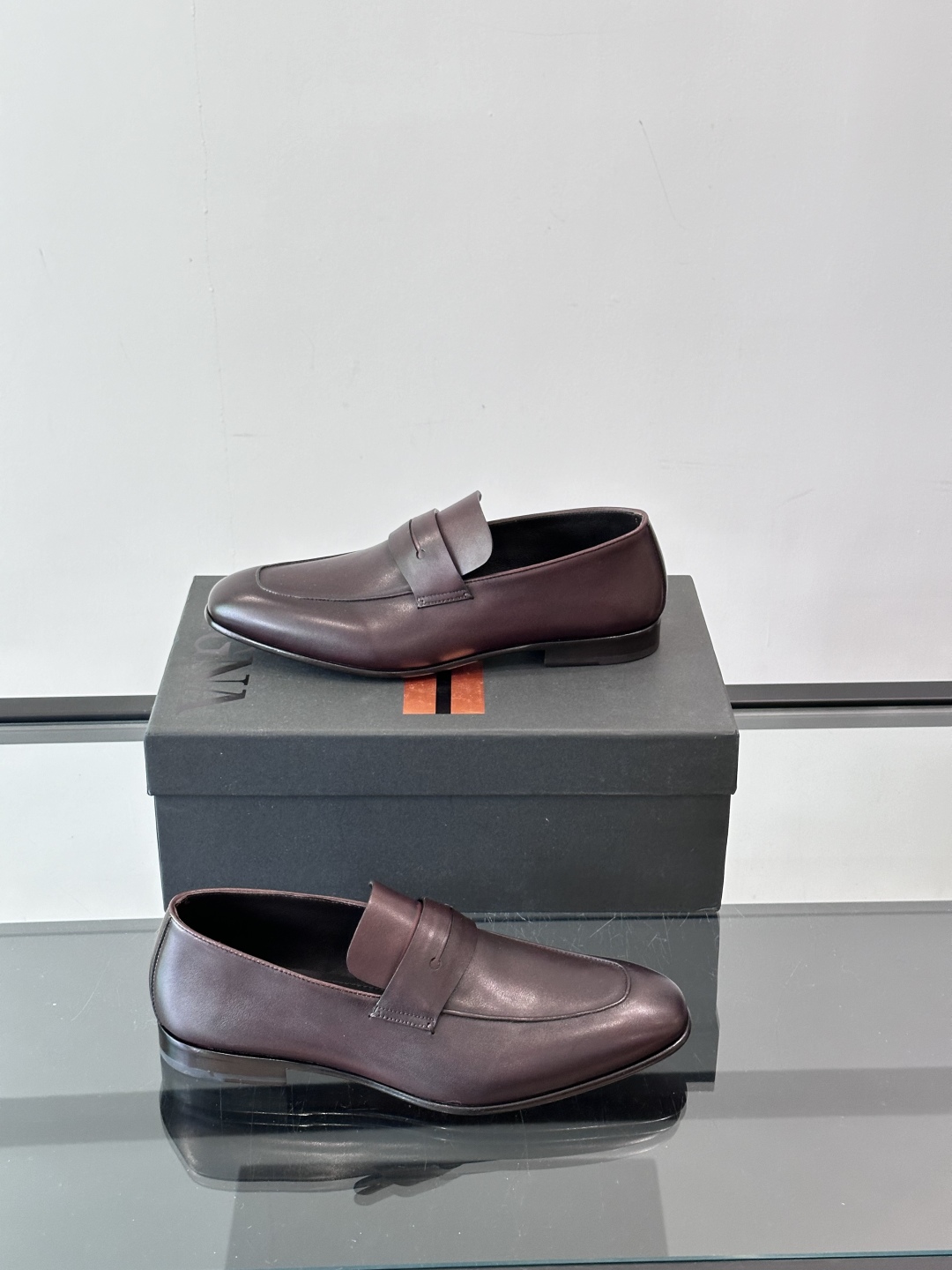 Zegna/杰尼亚 手工精品男士皮鞋 ，意大利进口皮胚 胎牛皮面 内里小牛皮  纯手工上色工艺 皮质细腻