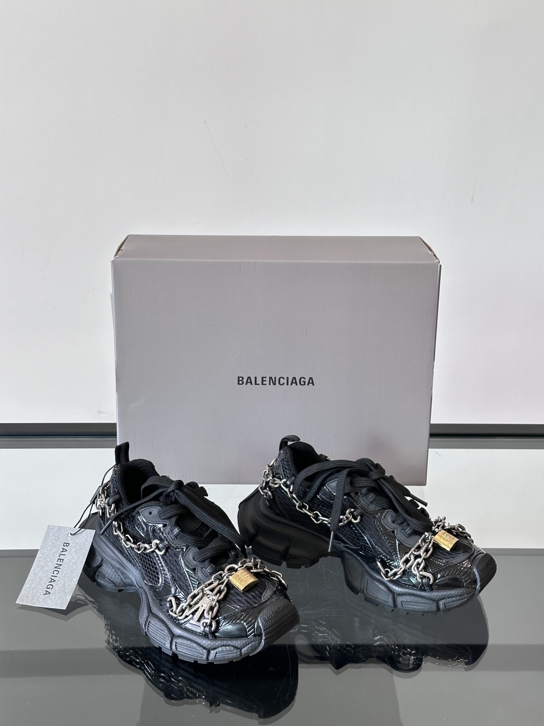 Balenciaga巴黎世家3XL全黑锁链🔒。颠覆想象,重塑经典当复古风潮与未来美学碰撞,Balenci