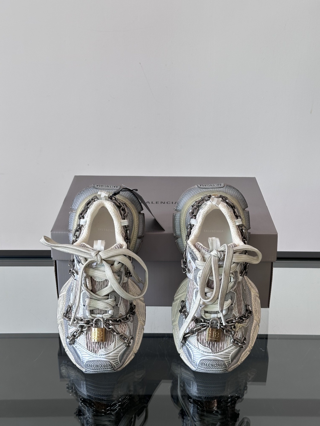 Balenciaga巴黎世家3XL全黑锁链🔒。颠覆想象,重塑经典当复古风潮与未来美学碰撞,Balenci