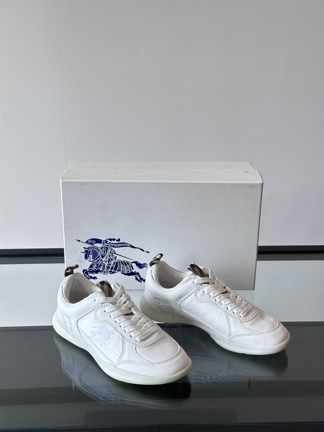 𝐁𝐔𝐑𝐁𝐄𝐑𝐑𝐘巴宝莉 终于来了|酷·飒 格纹terrace运动鞋 ,巴宝莉(Burberry)经典原素