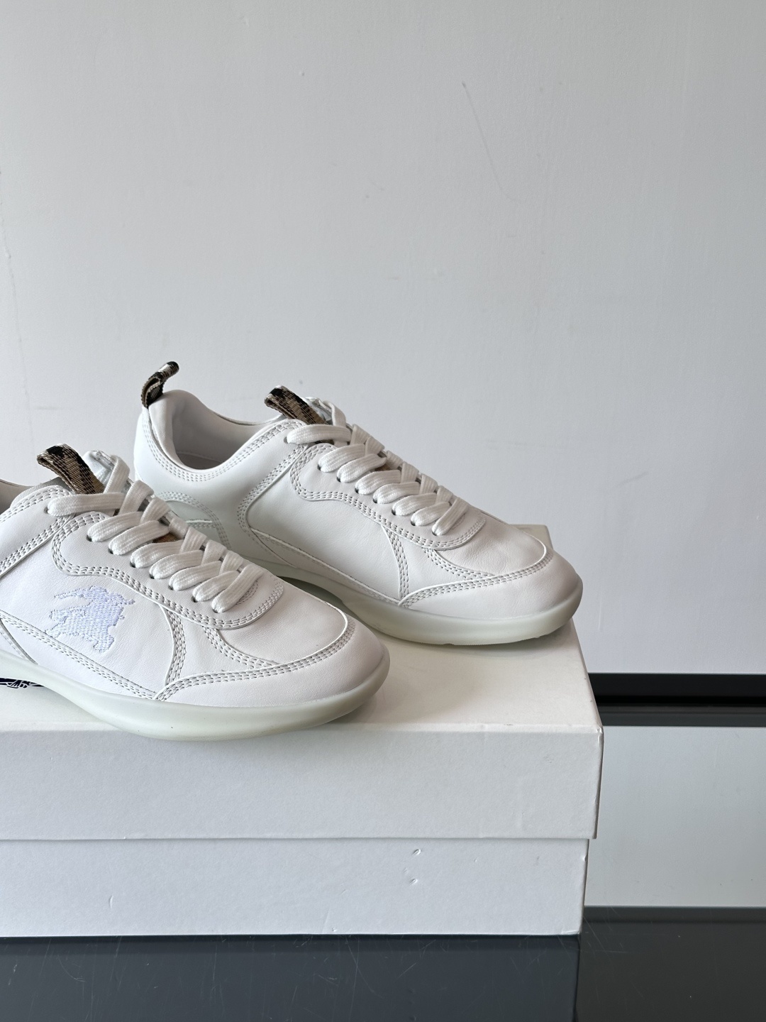 𝐁𝐔𝐑𝐁𝐄𝐑𝐑𝐘巴宝莉 终于来了|酷·飒 格纹terrace运动鞋 ,巴宝莉(Burberry)经典原素