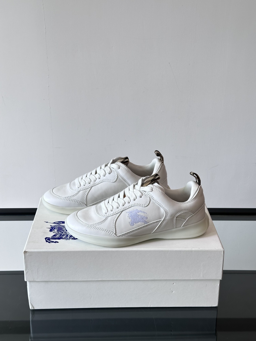 𝐁𝐔𝐑𝐁𝐄𝐑𝐑𝐘巴宝莉 终于来了|酷·飒 格纹terrace运动鞋 ,巴宝莉(Burberry)经典原素