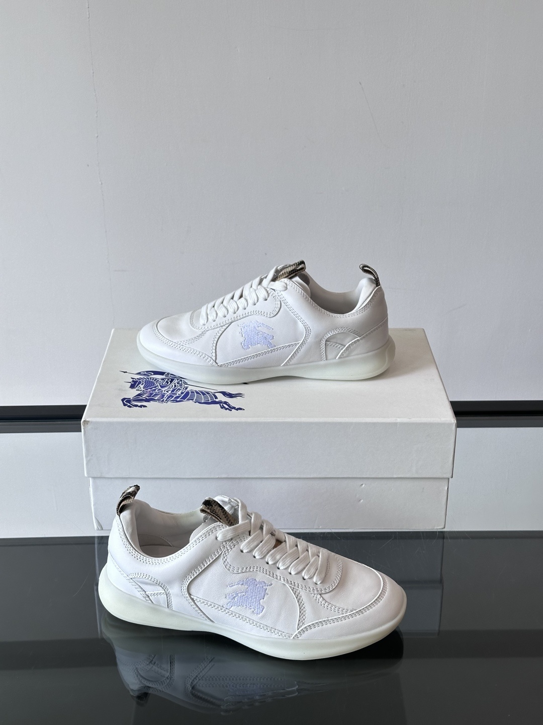 𝐁𝐔𝐑𝐁𝐄𝐑𝐑𝐘巴宝莉 终于来了|酷·飒 格纹terrace运动鞋 ,巴宝莉(Burberry)经典原素