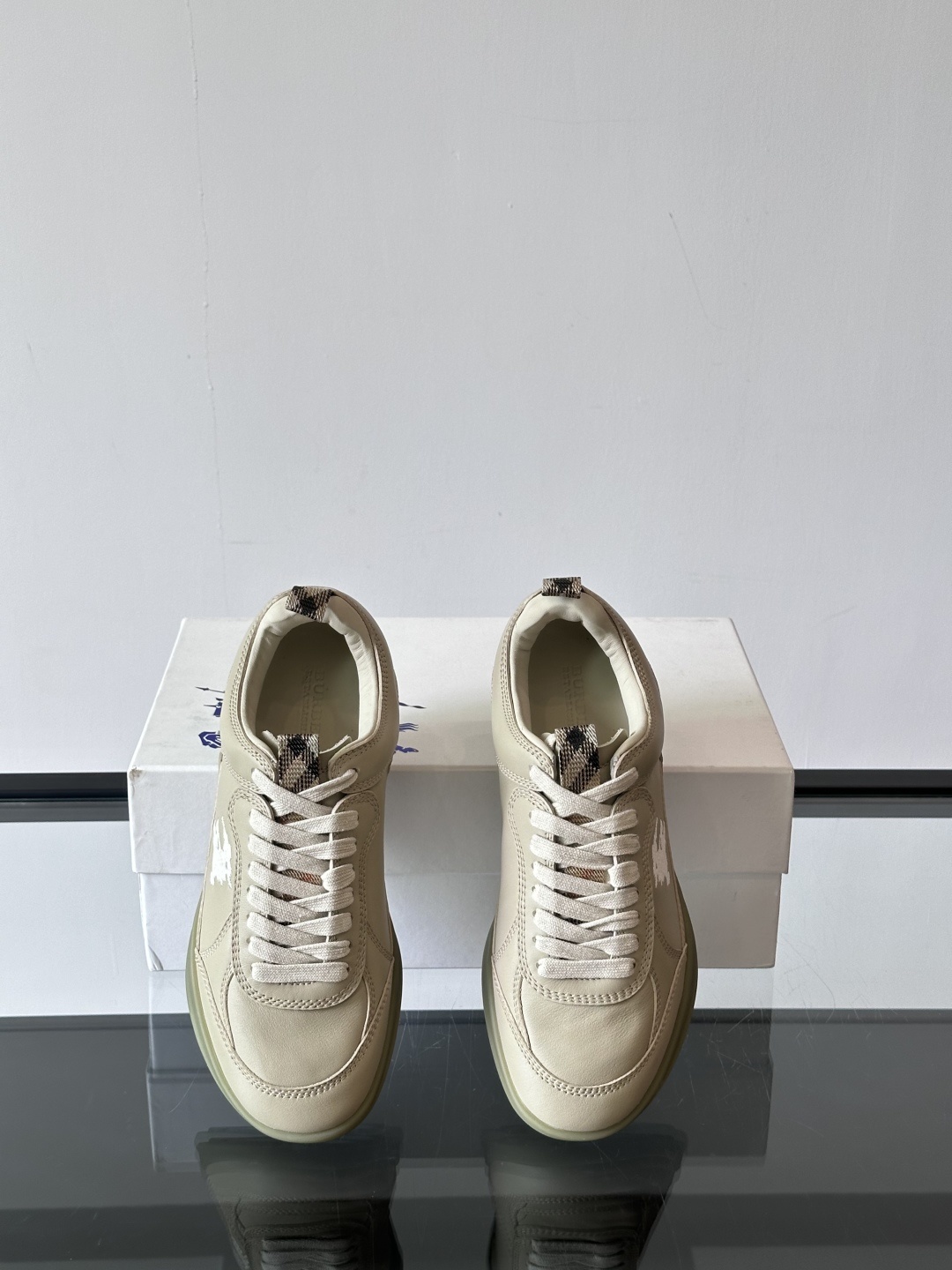 𝐁𝐔𝐑𝐁𝐄𝐑𝐑𝐘巴宝莉 终于来了|酷·飒 格纹terrace运动鞋 ,巴宝莉(Burberry)经典原素