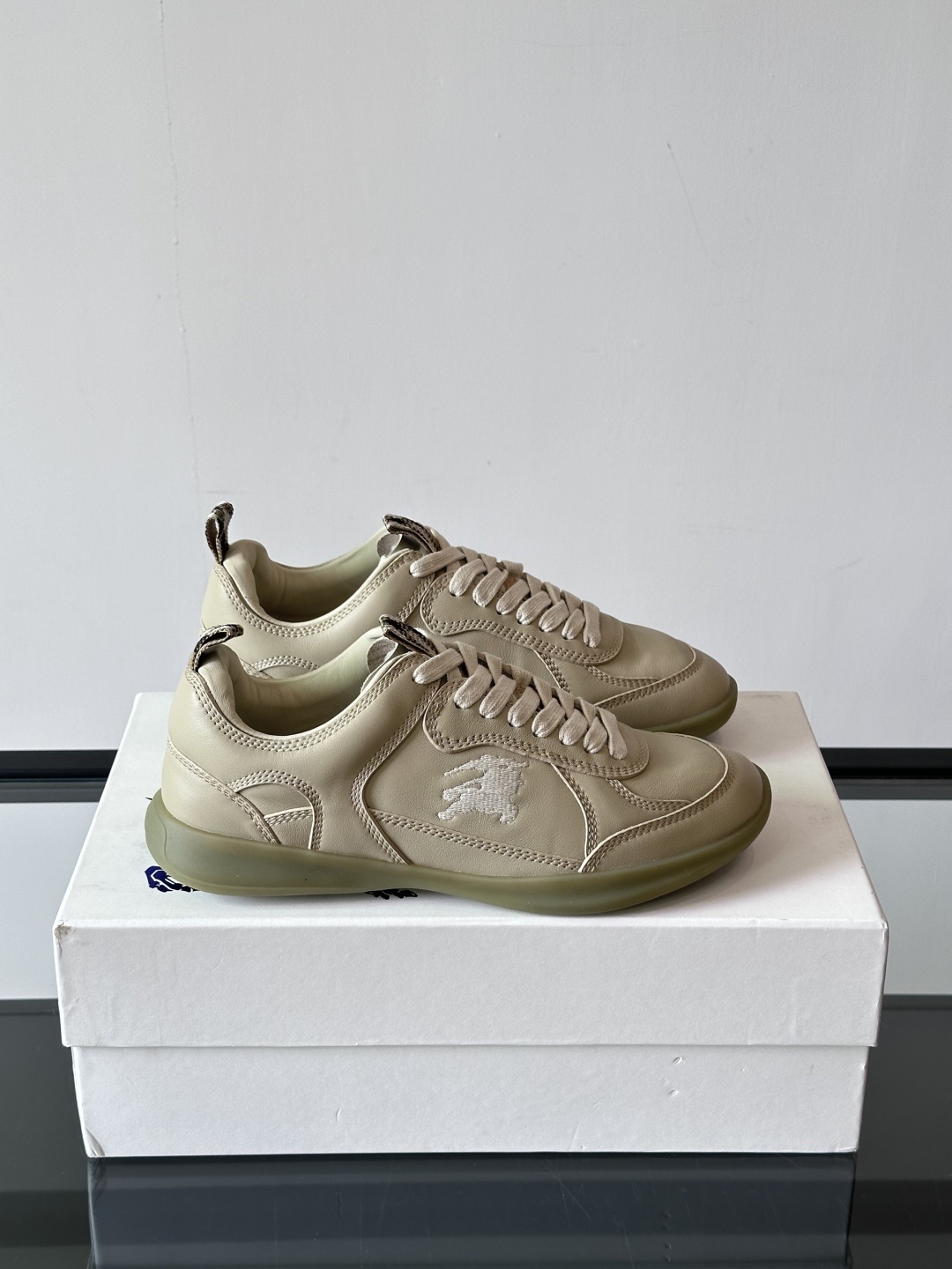 𝐁𝐔𝐑𝐁𝐄𝐑𝐑𝐘巴宝莉 终于来了|酷·飒 格纹terrace运动鞋 ,巴宝莉(Burberry)经典原素