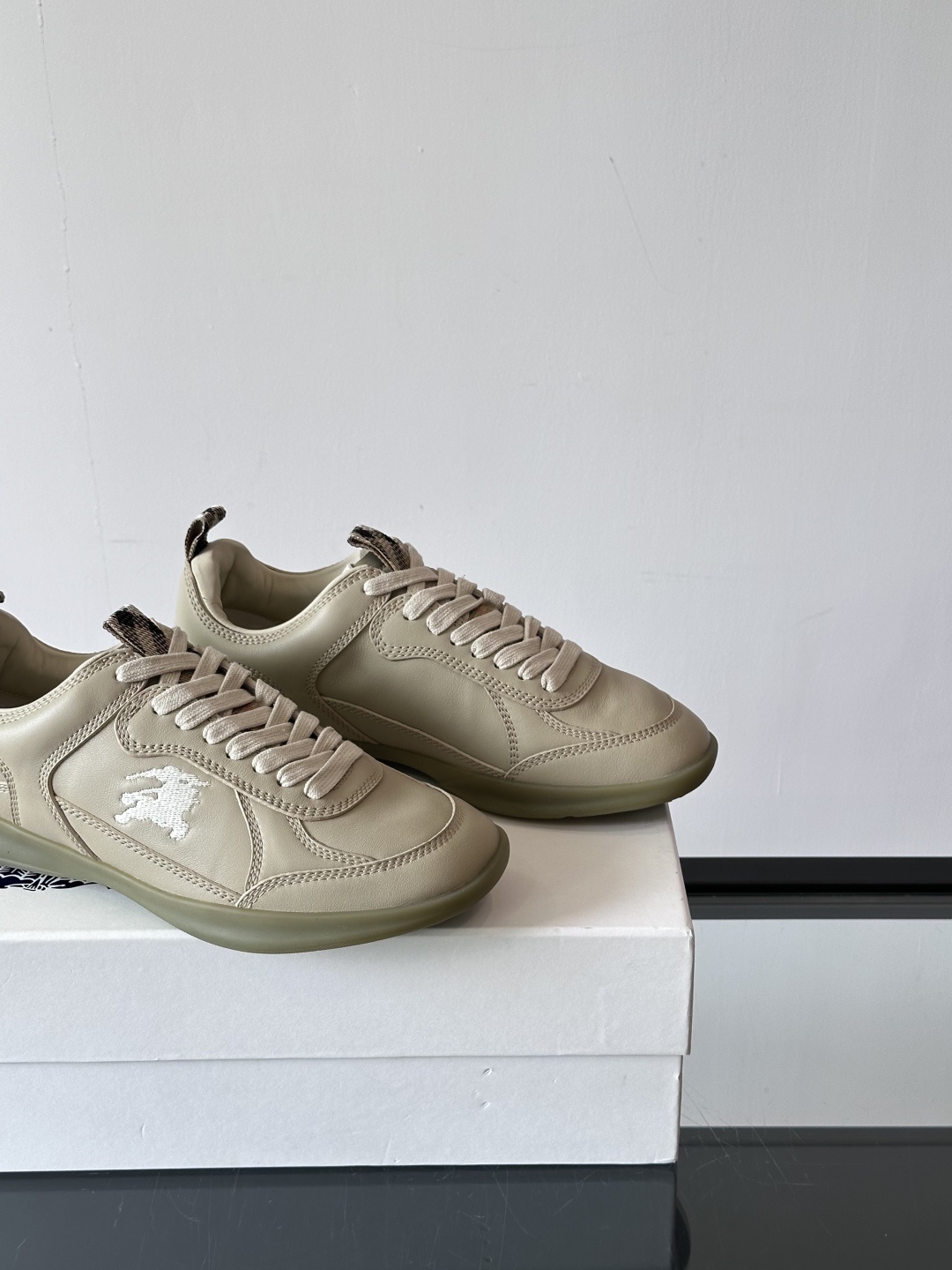 𝐁𝐔𝐑𝐁𝐄𝐑𝐑𝐘巴宝莉 终于来了|酷·飒 格纹terrace运动鞋 ,巴宝莉(Burberry)经典原素