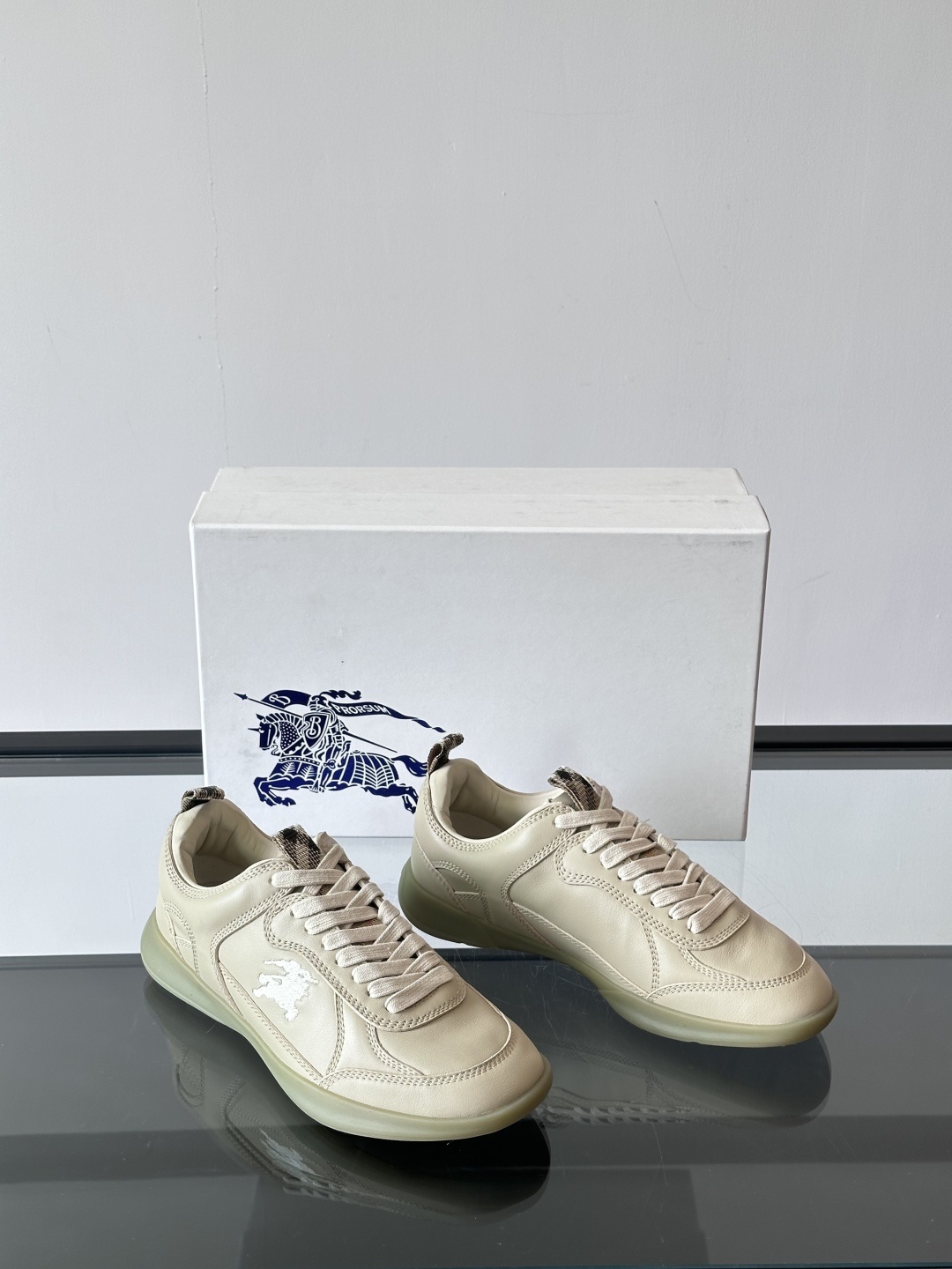 𝐁𝐔𝐑𝐁𝐄𝐑𝐑𝐘巴宝莉 终于来了|酷·飒 格纹terrace运动鞋 ,巴宝莉(Burberry)经典原素