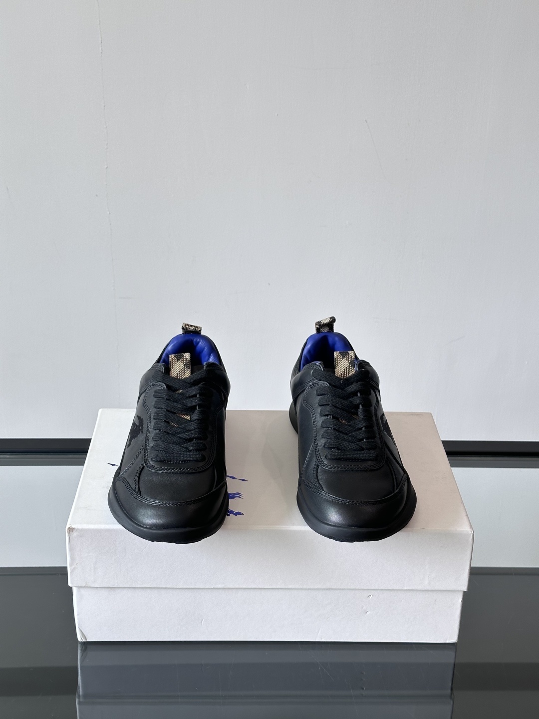 𝐁𝐔𝐑𝐁𝐄𝐑𝐑𝐘巴宝莉 终于来了|酷·飒 格纹terrace运动鞋 ,巴宝莉(Burberry)经典原素