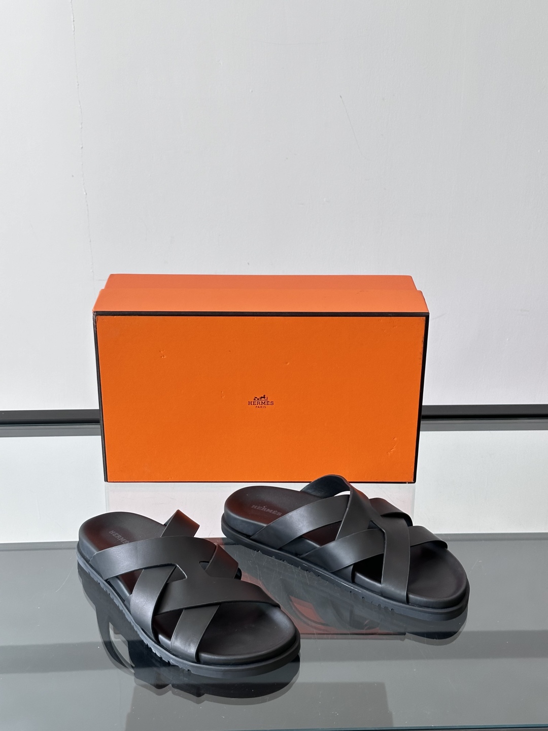 Hermes 爱马仕新款 Kazimir凉鞋 男士拖鞋 。2025夏季二舅拖鞋凉拖鞋🥿上脚超级轻盈舒适，