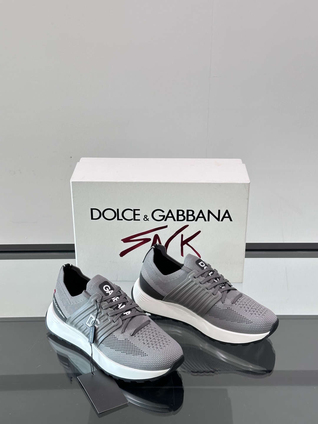 ◾️▫️DG高端精品休闲运动鞋！简单设计吸引眼球，时尚百搭，可为各式造型增光添彩。塑造独具动感活力与摩登