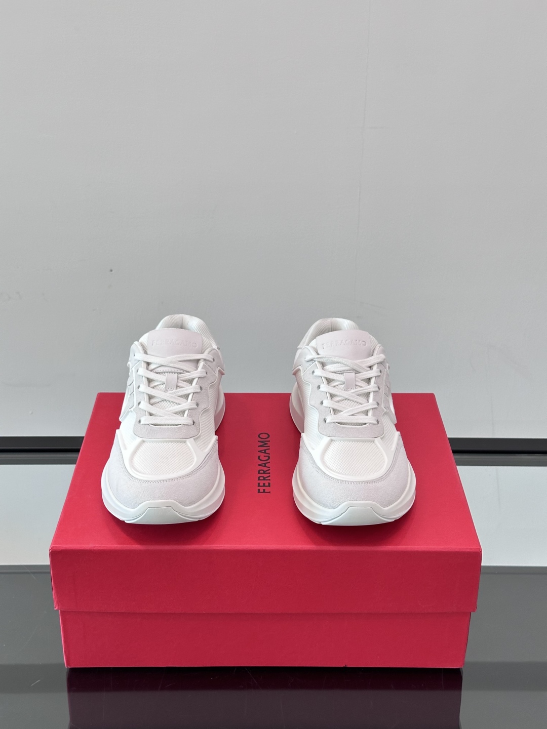 Ferragam/菲拉格慕 男士新款网面透气拼接小牛皮休闲运动鞋👟运动休闲款 时尚百搭 拼色经典搭配 采