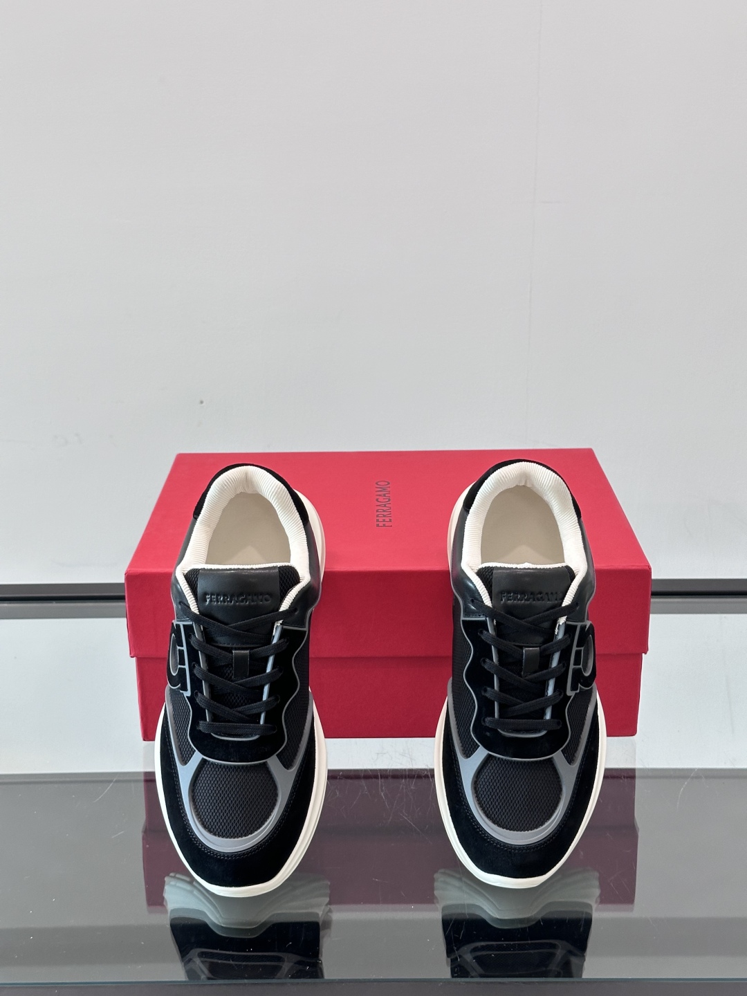 Ferragam/菲拉格慕 男士新款网面透气拼接小牛皮休闲运动鞋👟运动休闲款 时尚百搭 拼色经典搭配 采