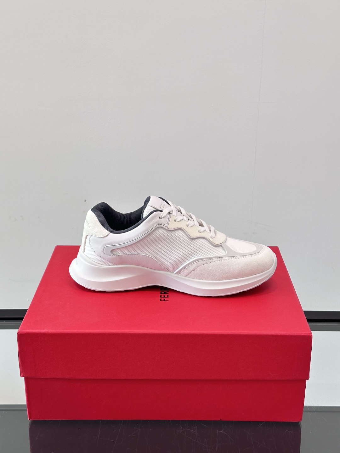 Ferragam/菲拉格慕 男士新款网面透气拼接小牛皮休闲运动鞋👟运动休闲款 时尚百搭 拼色经典搭配 采