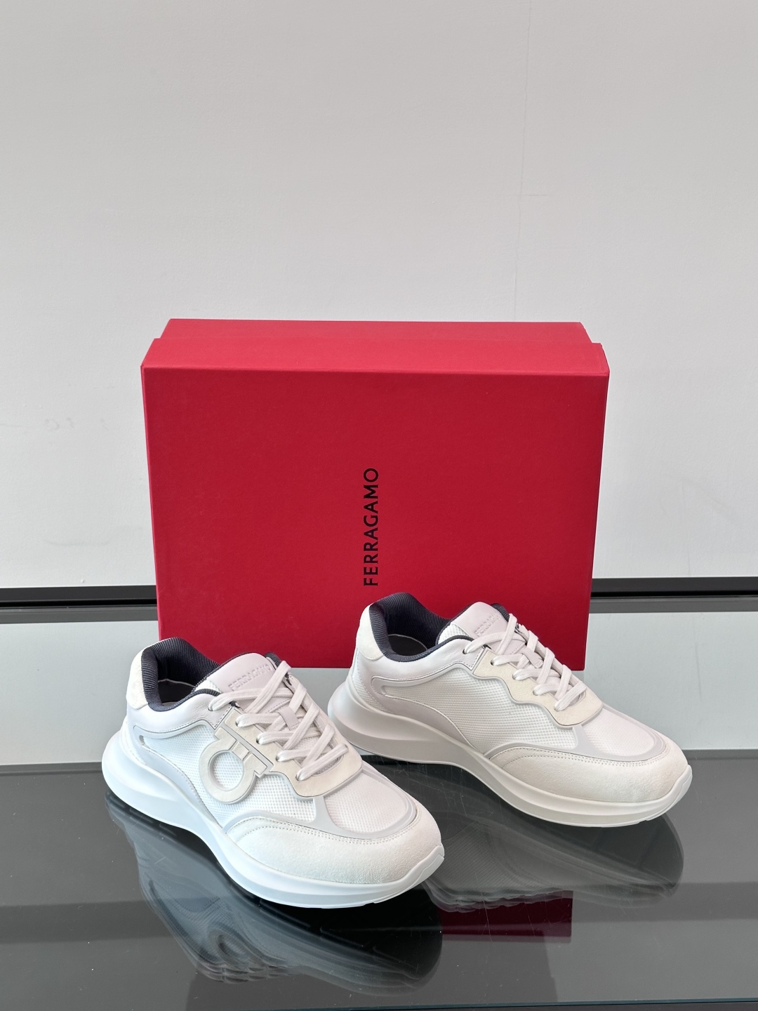 Ferragam/菲拉格慕 男士新款网面透气拼接小牛皮休闲运动鞋👟运动休闲款 时尚百搭 拼色经典搭配 采