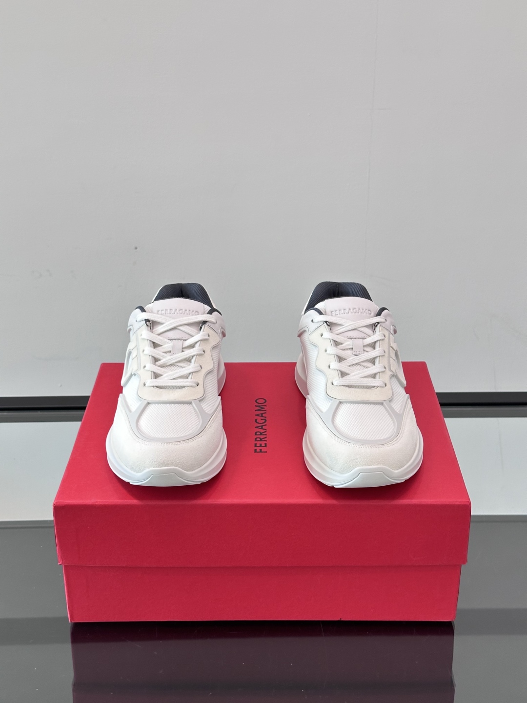 Ferragam/菲拉格慕 男士新款网面透气拼接小牛皮休闲运动鞋👟运动休闲款 时尚百搭 拼色经典搭配 采