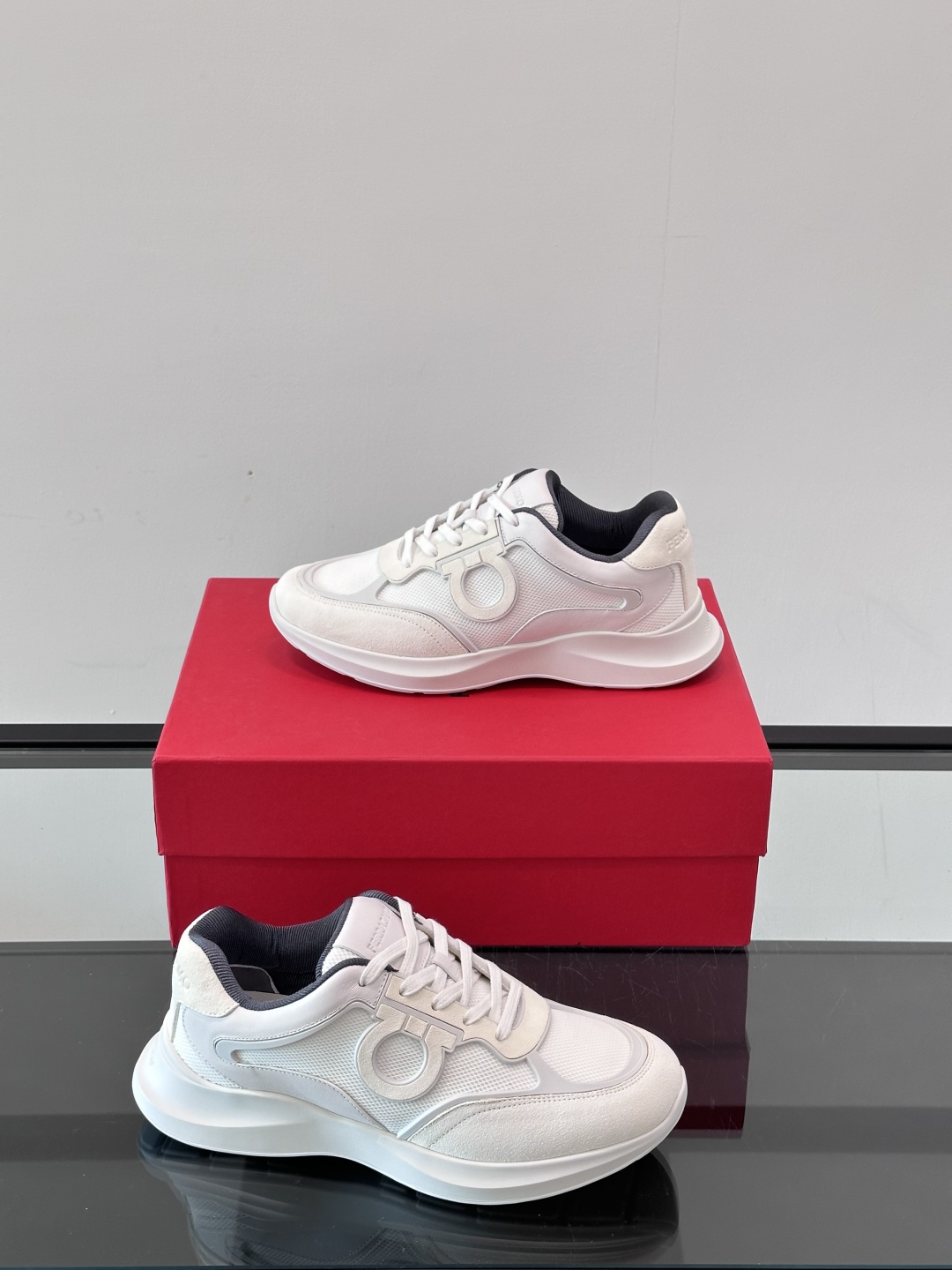 Ferragam/菲拉格慕 男士新款网面透气拼接小牛皮休闲运动鞋👟运动休闲款 时尚百搭 拼色经典搭配 采