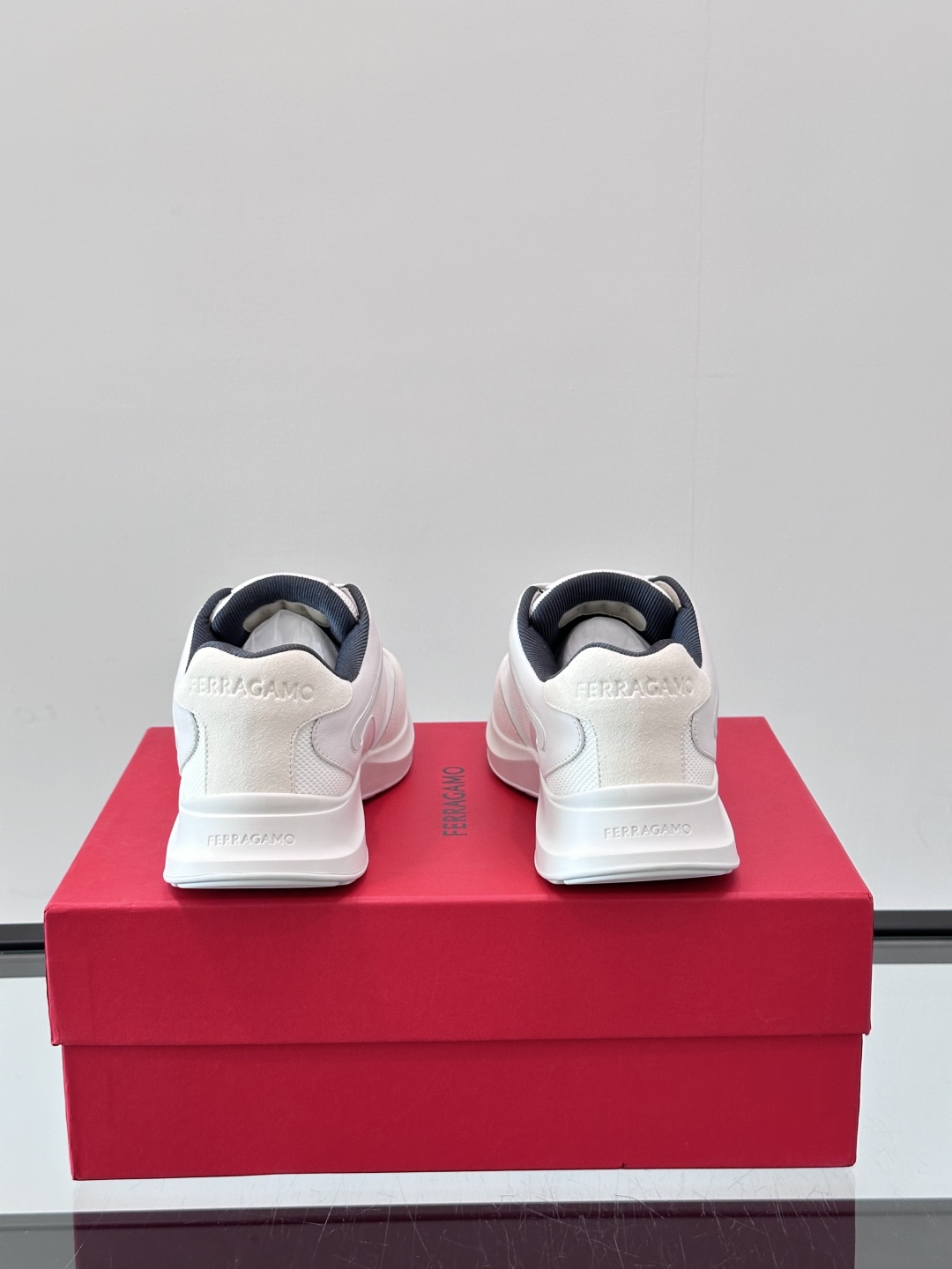 Ferragam/菲拉格慕 男士新款网面透气拼接小牛皮休闲运动鞋👟运动休闲款 时尚百搭 拼色经典搭配 采