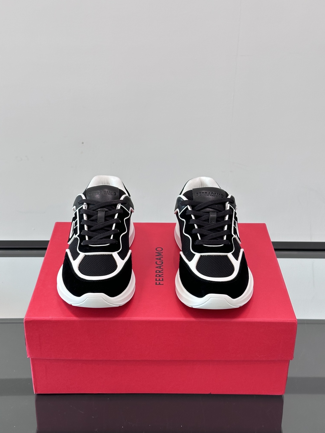 Ferragam/菲拉格慕 男士新款网面透气拼接小牛皮休闲运动鞋👟运动休闲款 时尚百搭 拼色经典搭配 采