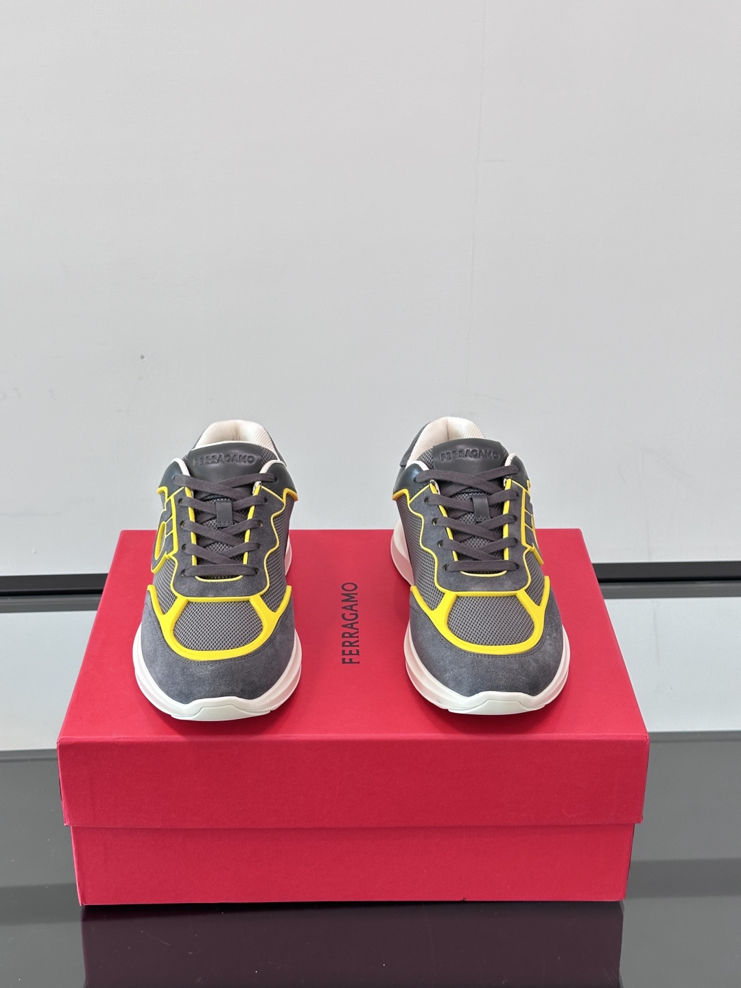 Ferragam/菲拉格慕 男士新款网面透气拼接小牛皮休闲运动鞋👟运动休闲款 时尚百搭 拼色经典搭配 采