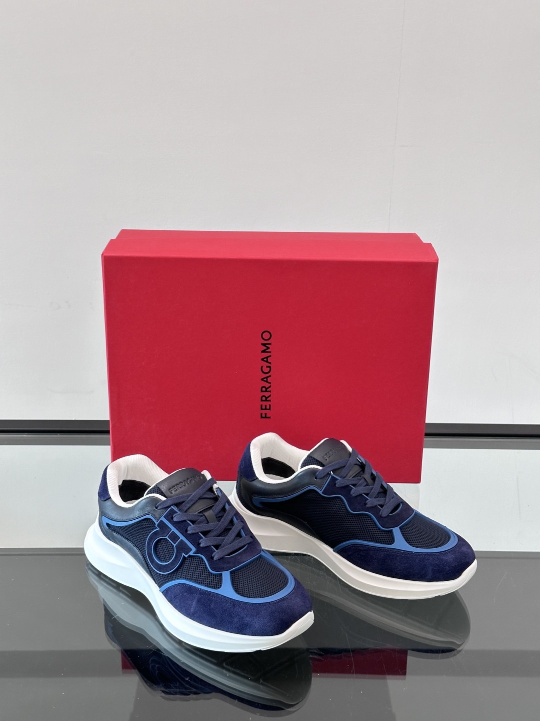 Ferragam/菲拉格慕 男士新款网面透气拼接小牛皮休闲运动鞋👟运动休闲款 时尚百搭 拼色经典搭配 采