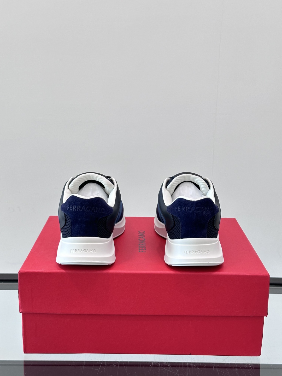 Ferragam/菲拉格慕 男士新款网面透气拼接小牛皮休闲运动鞋👟运动休闲款 时尚百搭 拼色经典搭配 采