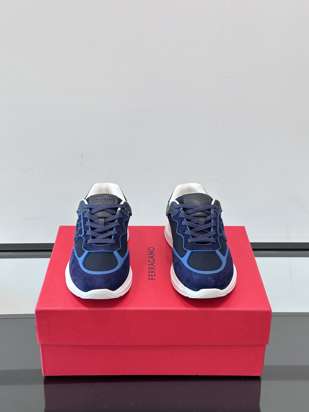 Ferragam/菲拉格慕 男士新款网面透气拼接小牛皮休闲运动鞋👟运动休闲款 时尚百搭 拼色经典搭配 采