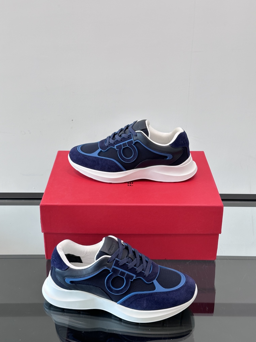 Ferragam/菲拉格慕 男士新款网面透气拼接小牛皮休闲运动鞋👟运动休闲款 时尚百搭 拼色经典搭配 采