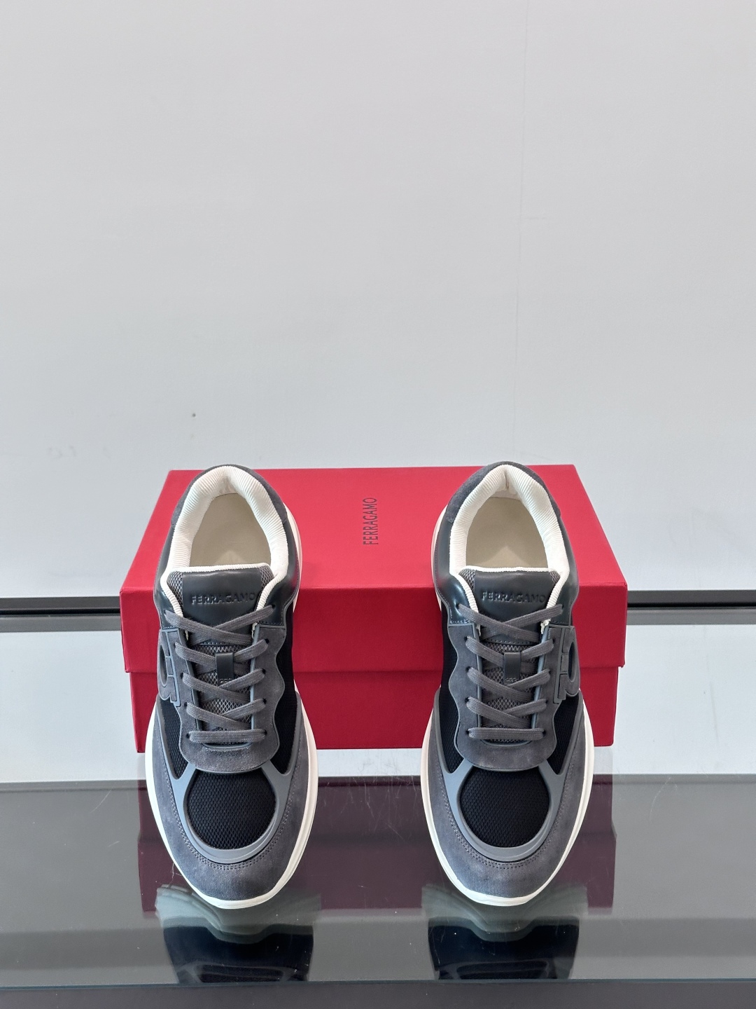 Ferragam/菲拉格慕 男士新款网面透气拼接小牛皮休闲运动鞋👟运动休闲款 时尚百搭 拼色经典搭配 采