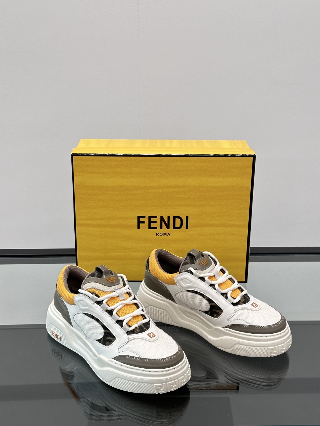 Fendi芬迪春夏最新走秀款运动鞋 25秀场出镜率最高的单品 原版购入开发 一比一复刻 设计师Kim J