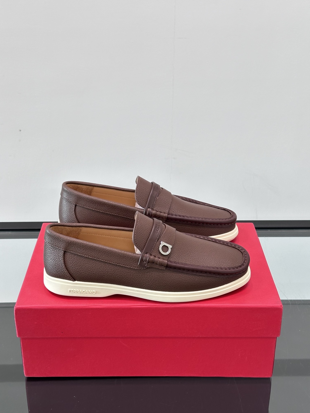 Elegantes Mocasines de Cuero para Hombre - Estilo Clásico y Confort Premium