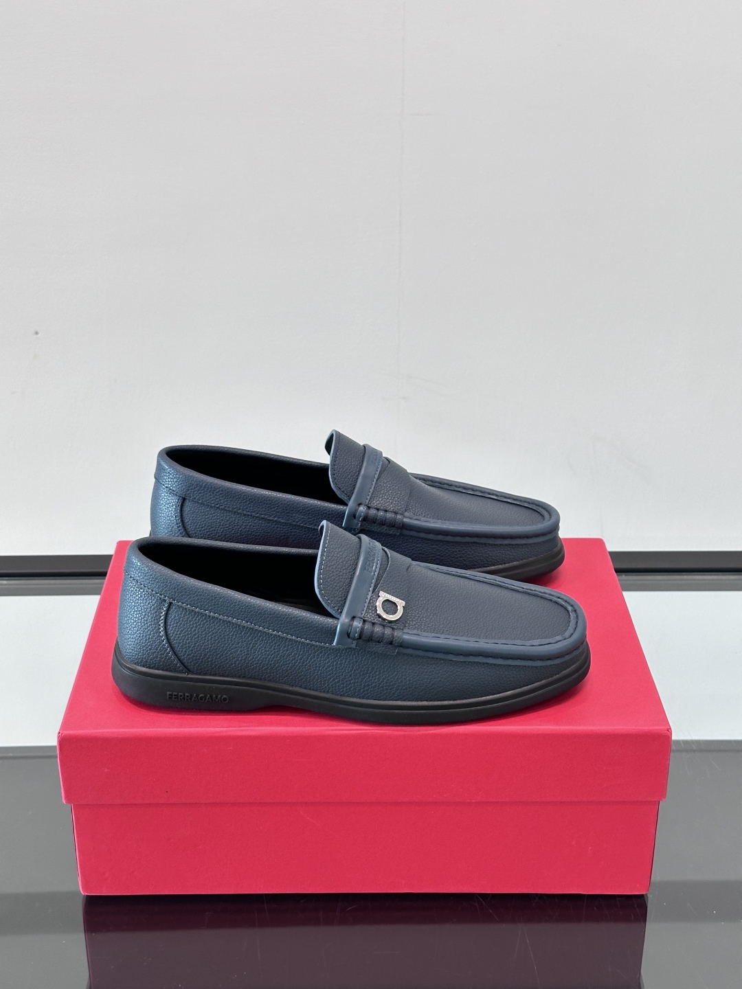 Salvatore Ferragamo Men's Leather Loafers - Casual & Formal Dress Shoes
