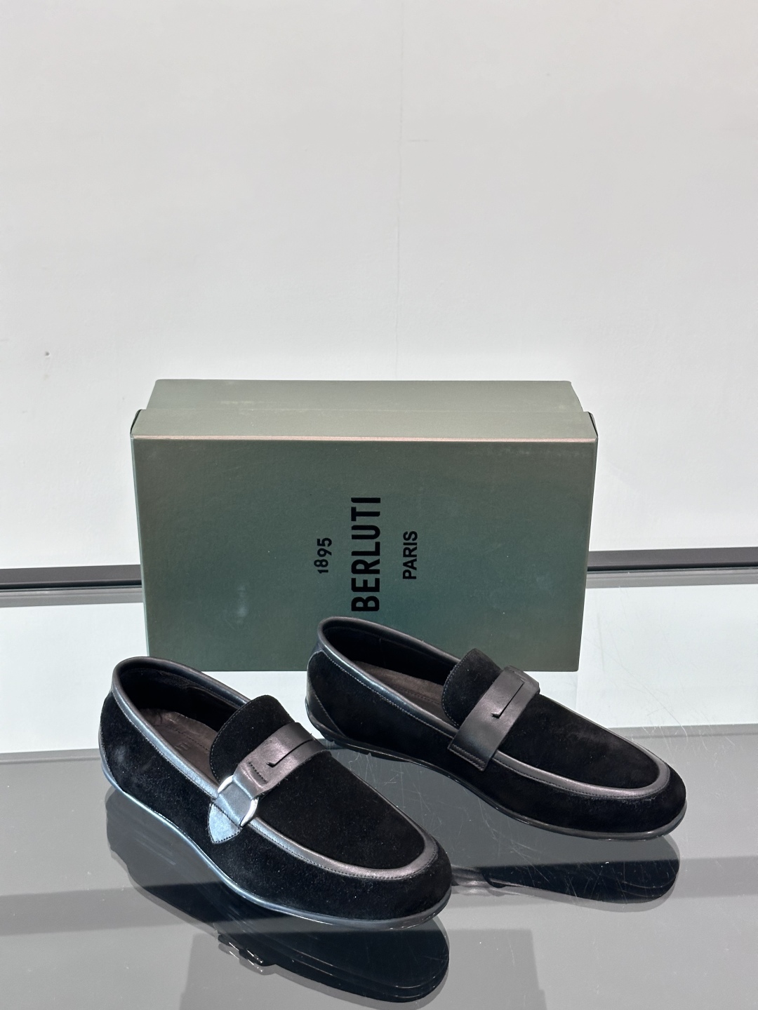 Berlui/布鲁缇 手工精品男士皮鞋 ，意大利进口皮胚 胎牛皮面 内里小牛皮  纯手工上色工艺 皮质细