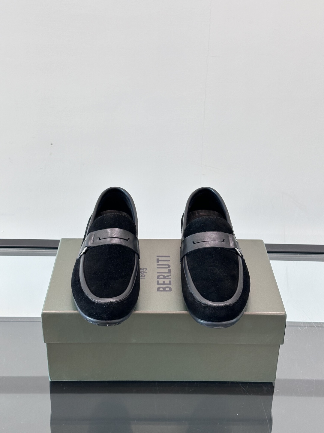 Berlui/布鲁缇 手工精品男士皮鞋 ，意大利进口皮胚 胎牛皮面 内里小牛皮  纯手工上色工艺 皮质细