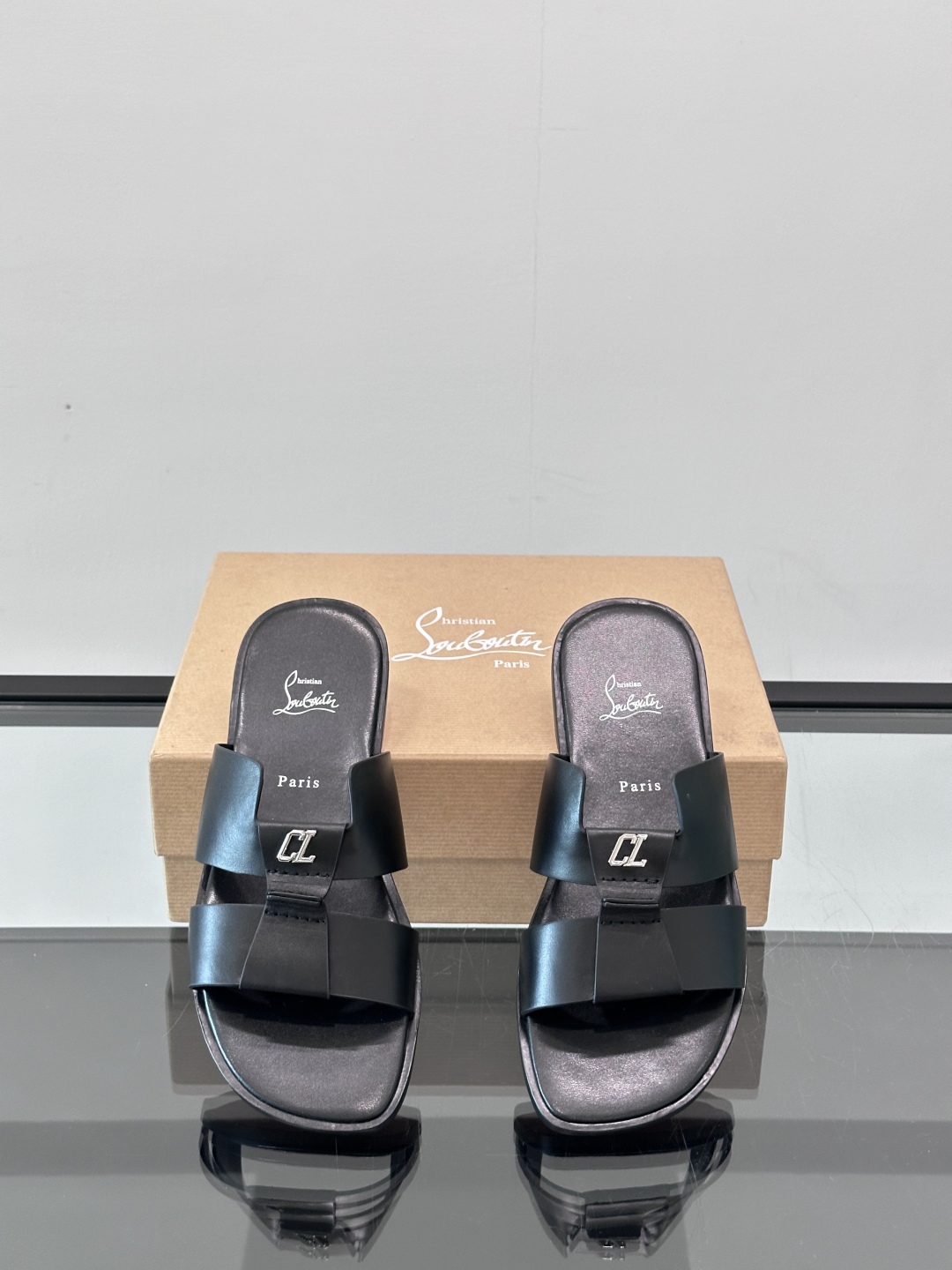 Christia*.Loubouti*高端男士拖鞋凉鞋。原版真牛皮大红底，意大利进口牛皮大底，头层牛皮，