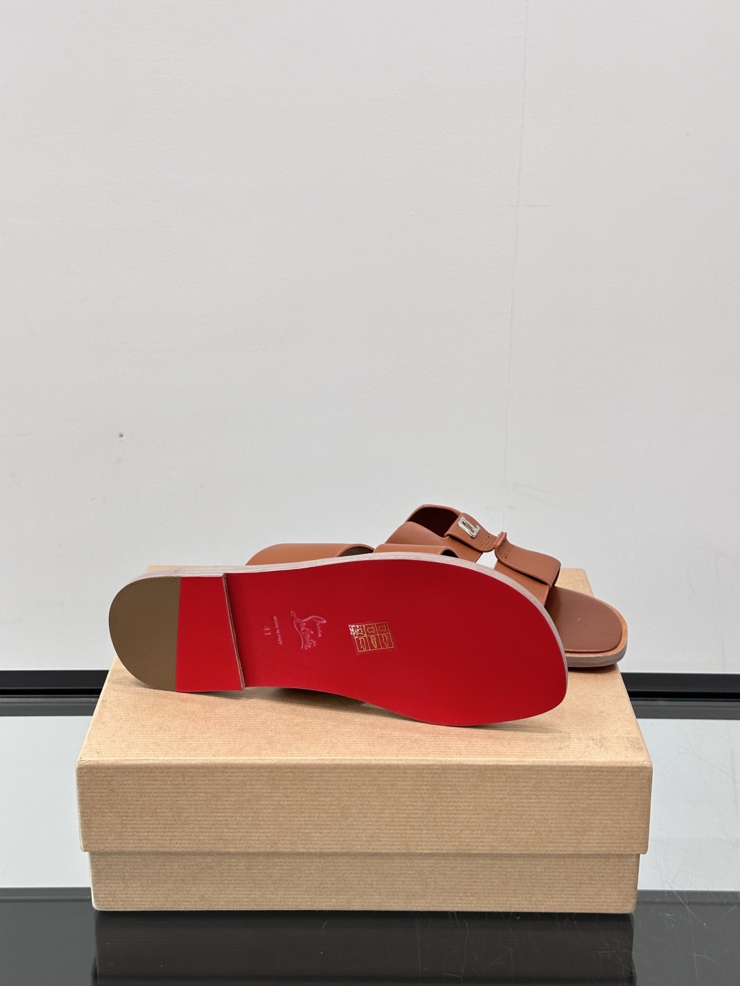 Christia*.Loubouti*高端男士拖鞋凉鞋。原版真牛皮大红底，意大利进口牛皮大底，头层牛皮，