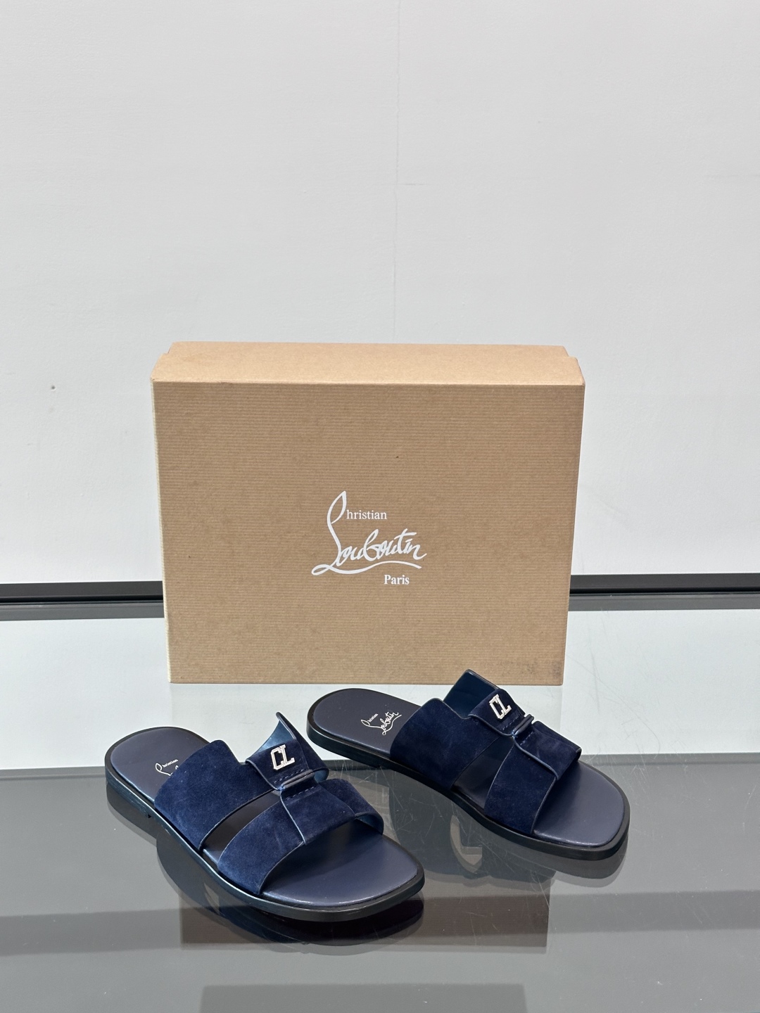 Christia*.Loubouti*高端男士拖鞋凉鞋。原版真牛皮大红底，意大利进口牛皮大底，头层牛皮，