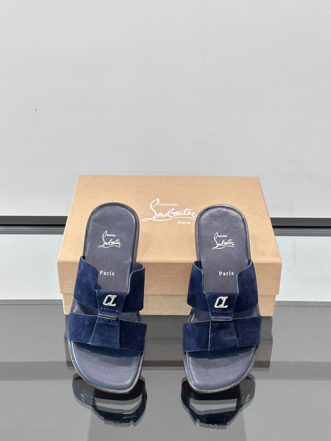 Christia*.Loubouti*高端男士拖鞋凉鞋。原版真牛皮大红底，意大利进口牛皮大底，头层牛皮，