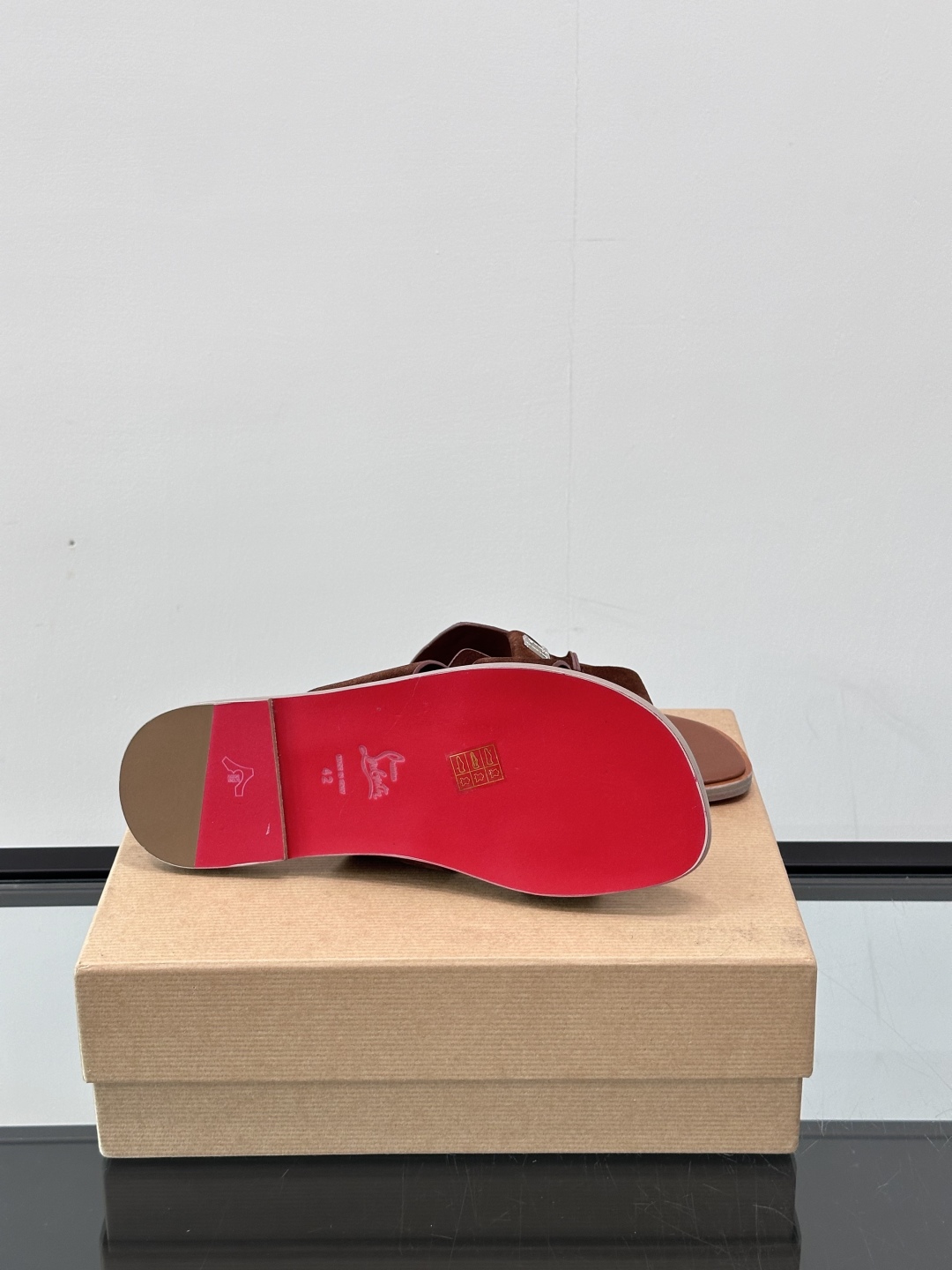 Christia*.Loubouti*高端男士拖鞋凉鞋。原版真牛皮大红底，意大利进口牛皮大底，头层牛皮，