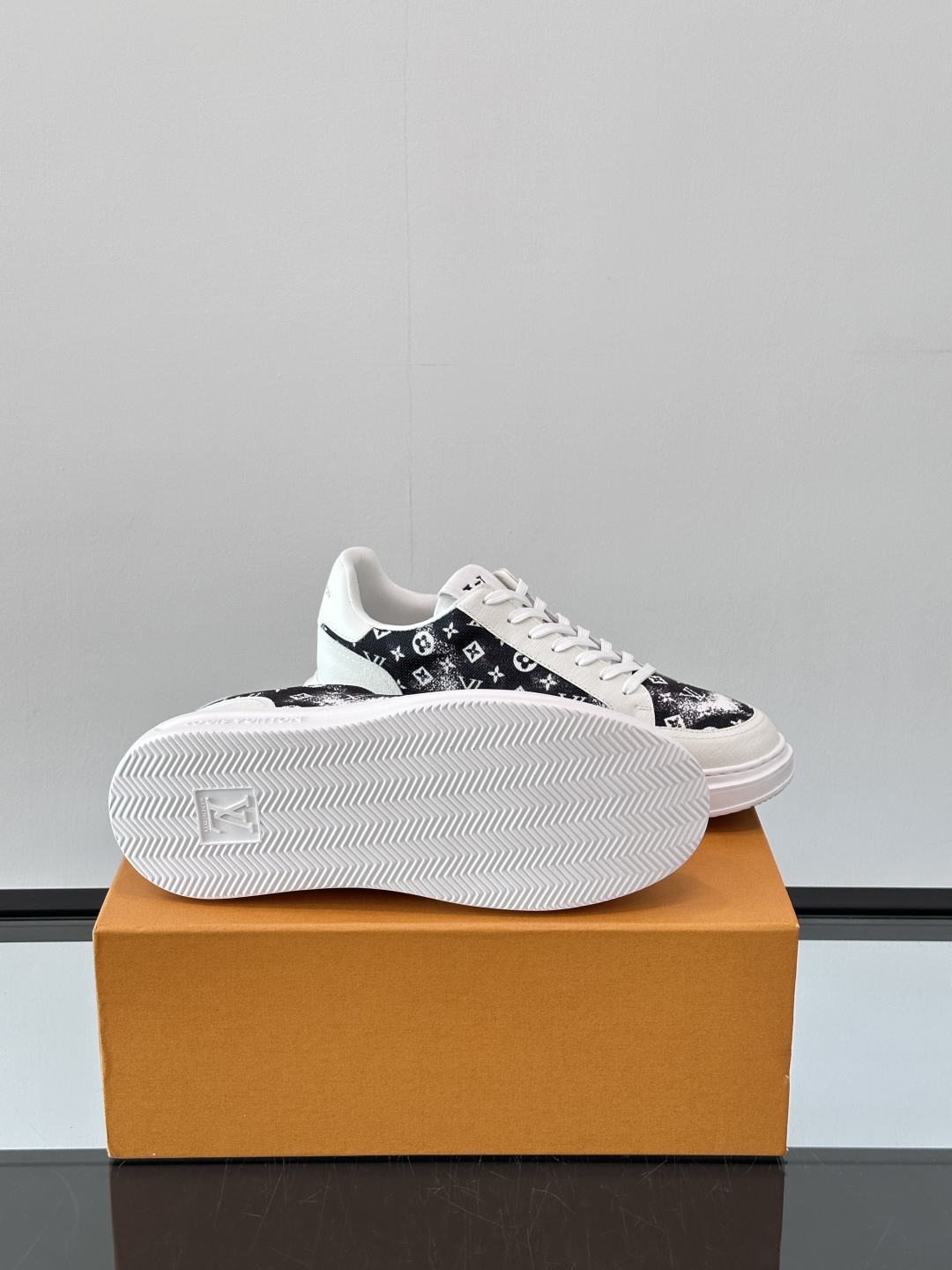 Louis Vuitton Beverly Hills Monogram Sneakers - Premium Leather, Size 38-44 10 cmp i1750065614259 129 0 8