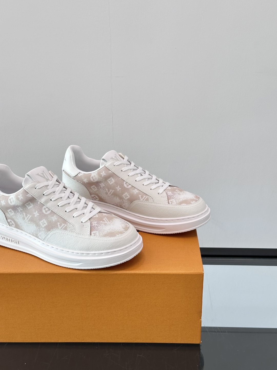 Louis Vuitton Beverly Hills Monogram Sneakers White Leather for Men, size 38-44 8 cmp i1750065729118 191 0 6