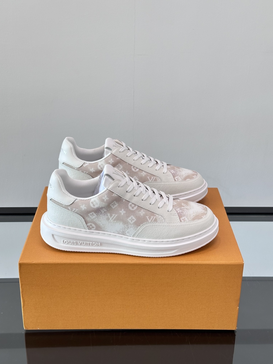 Louis Vuitton Beverly Hills Monogram Sneakers White Leather for Men, size 38-44 2 cmp i1750065729128 541 0 0