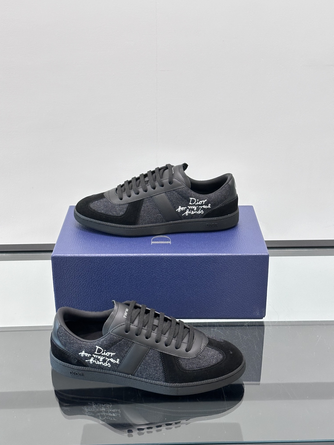 Dior B12281 Sneakers: Iconic Design, Premium Leather, and Signature Style 5 cmp i1750066414712 6651 0 3
