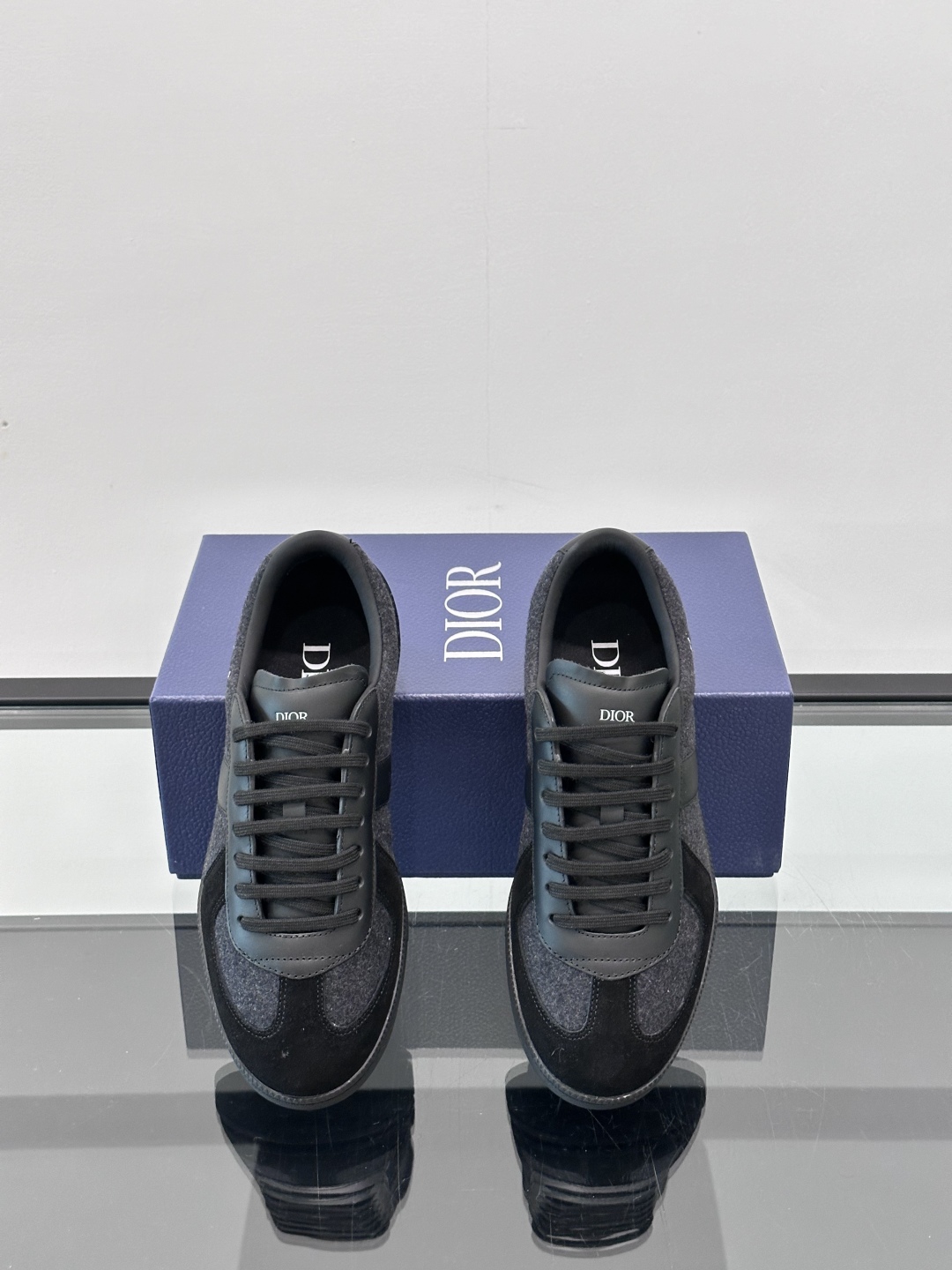 Dior B12281 Sneakers: Iconic Design, Premium Leather, and Signature Style 7 cmp i1750066414714 9785 0 5