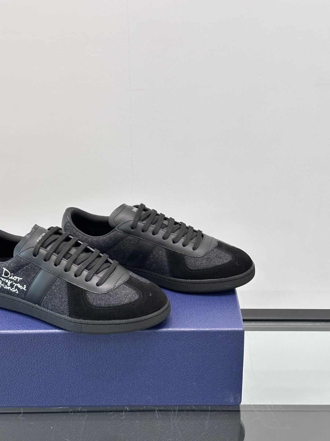 Dior B12281 Sneakers: Iconic Design, Premium Leather, and Signature Style 8 cmp i1750066417460 7653 0 6