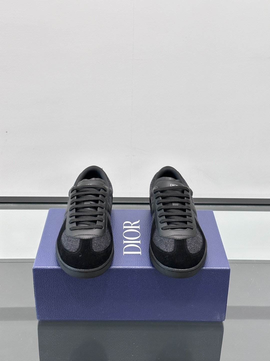 Dior B12281 Sneakers: Iconic Design, Premium Leather, and Signature Style 3 cmp i1750066417479 1083 0 1