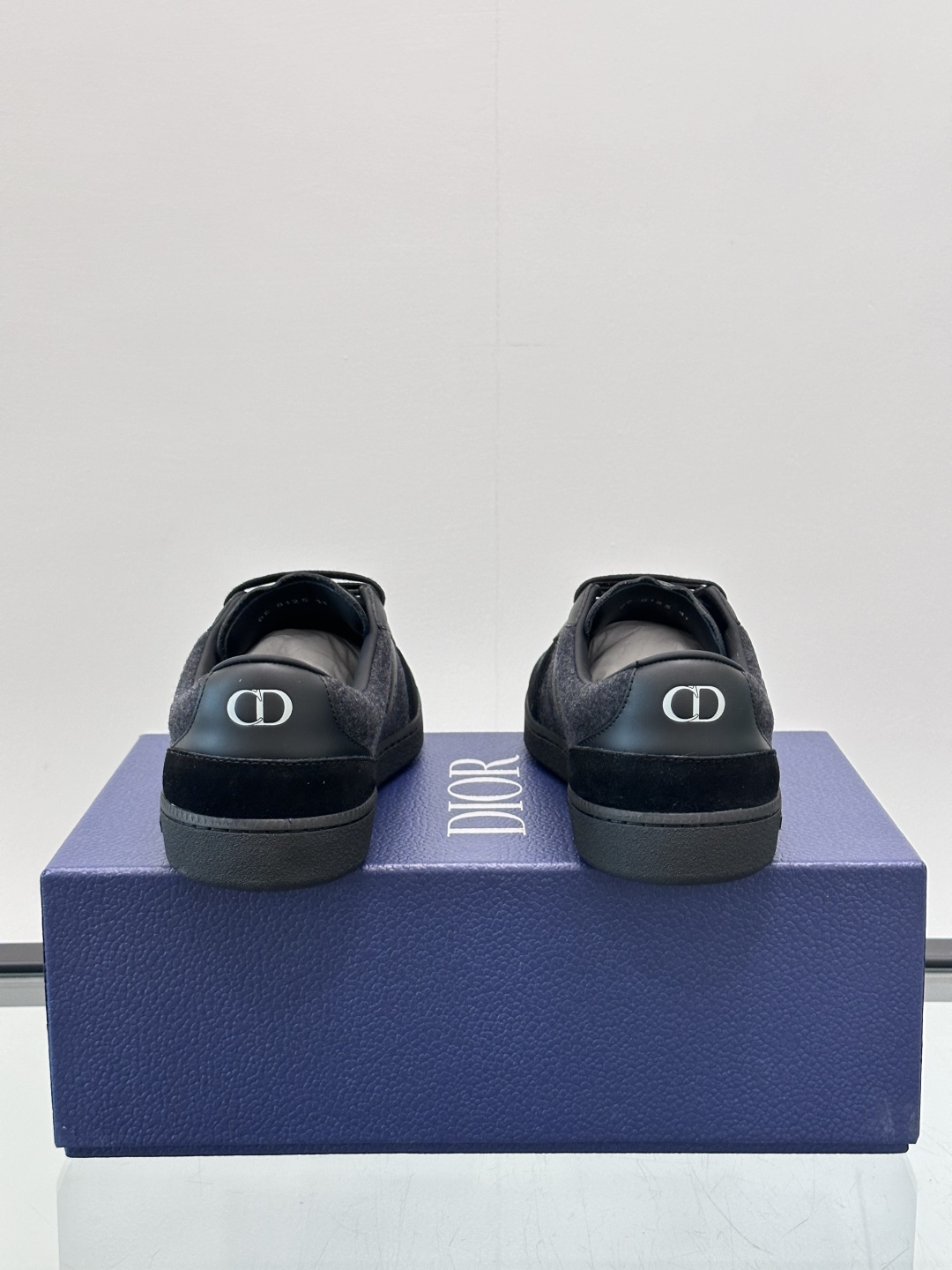 Dior B12281 Sneakers: Iconic Design, Premium Leather, and Signature Style 9 cmp i1750066417501 3836 0 7