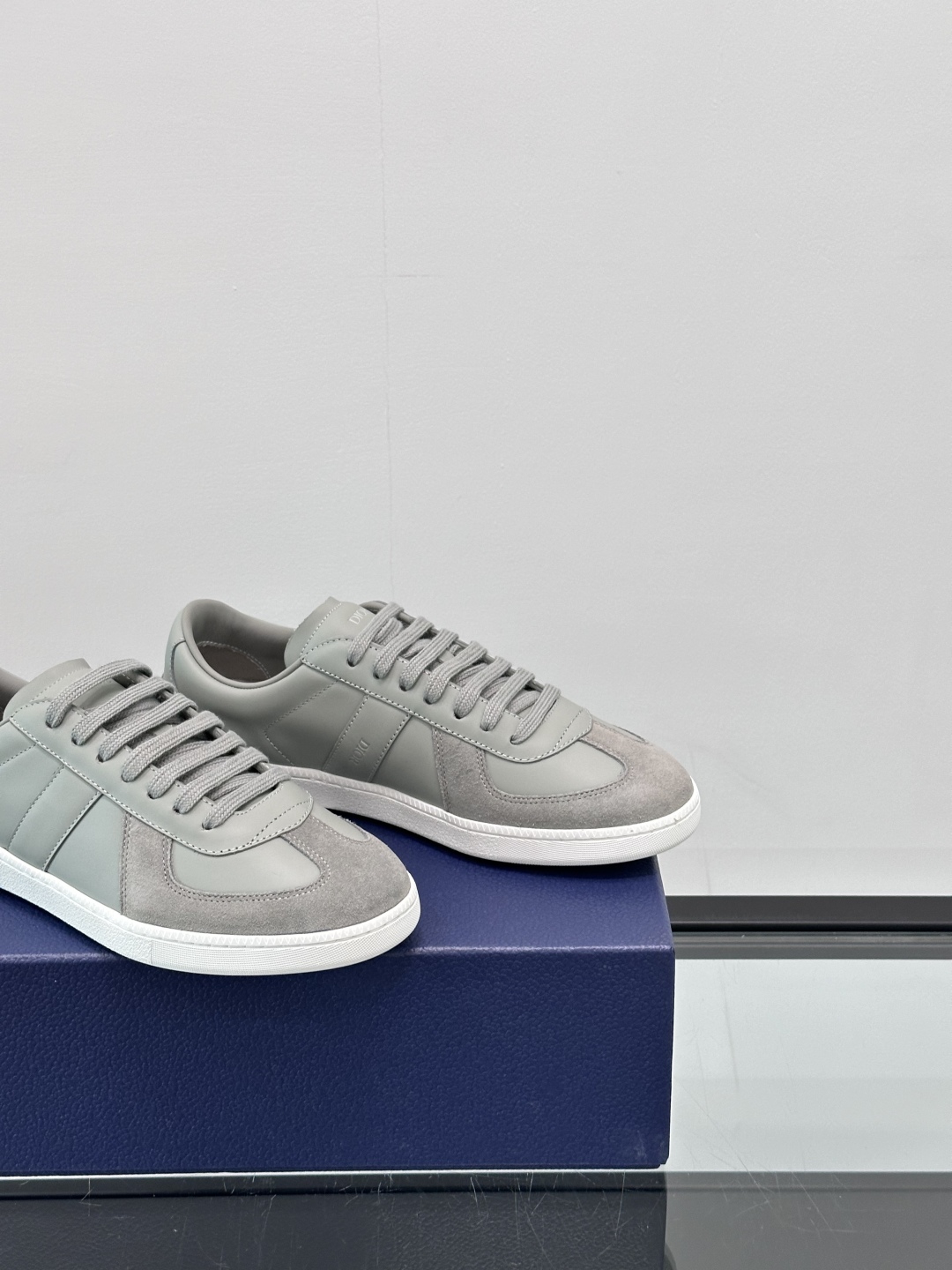 Dior B22 Men's Sneakers White Leather Logo Accents Size 39-44 8 cmp i1750066561211 7931 0 6