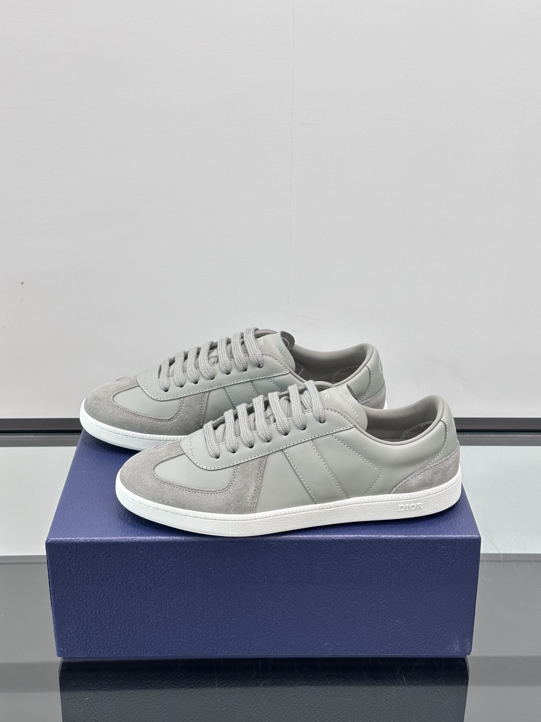 Dior B22 Men's Sneakers White Leather Logo Accents Size 39-44 4 cmp i1750066563595 9046 0 2