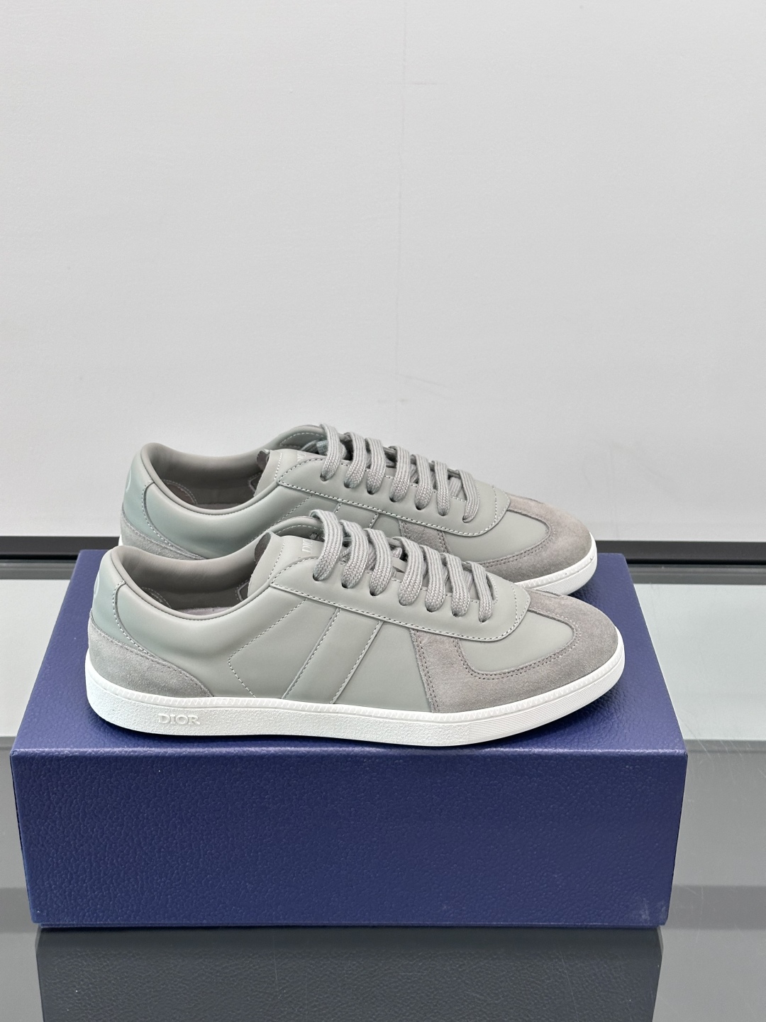 Dior B22 Men's Sneakers White Leather Logo Accents Size 39-44 2 cmp i1750066563621 3994 0 0