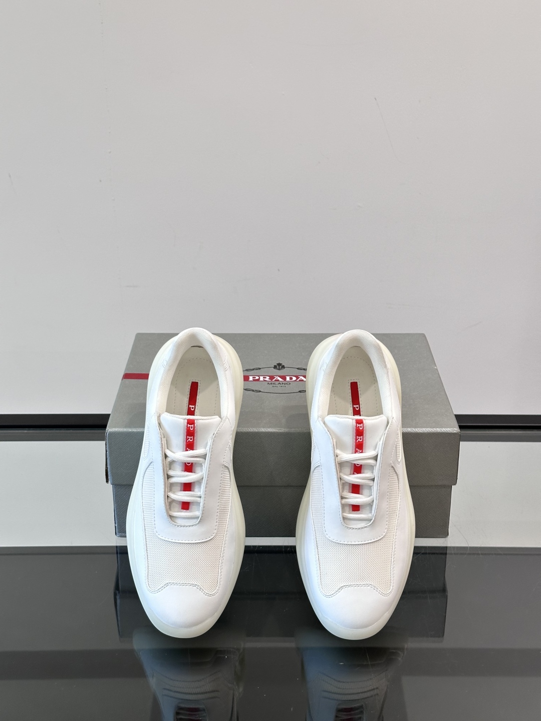 Prada/普拉达 夏季新款Bike织物运动鞋👟！运动鞋低帮系带款 款式时尚大方 头层牛皮拼接透气网面打